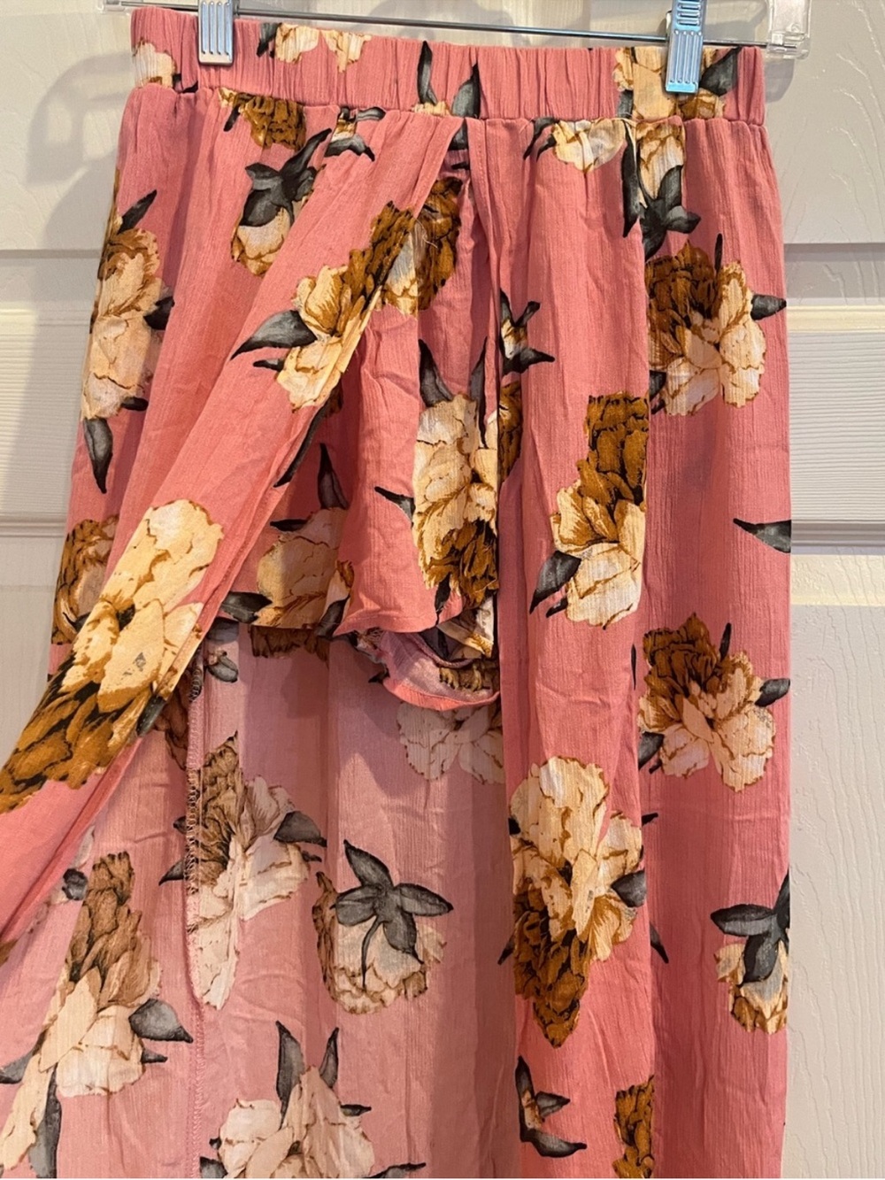 ILLA ILLA  Floral Two-Piece Crop Top & Skirt/Shorts - Picture 6 of 9